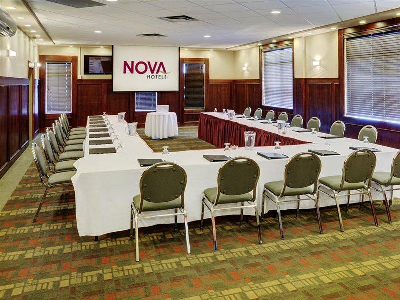 Chateau Nova Kingsway Edmonton Buitenkant foto