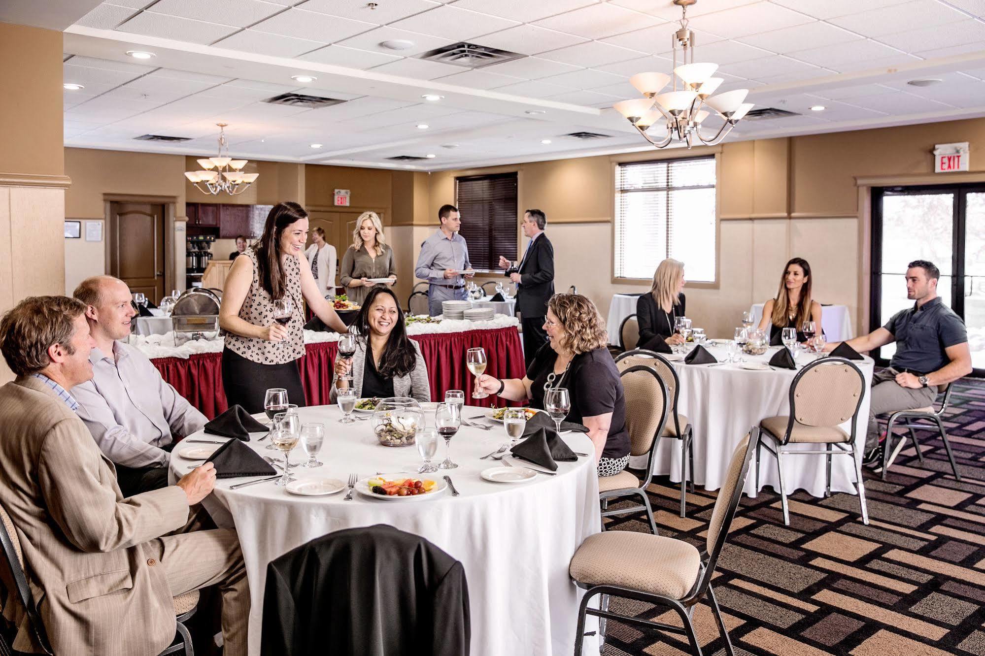 Chateau Nova Kingsway Edmonton Buitenkant foto